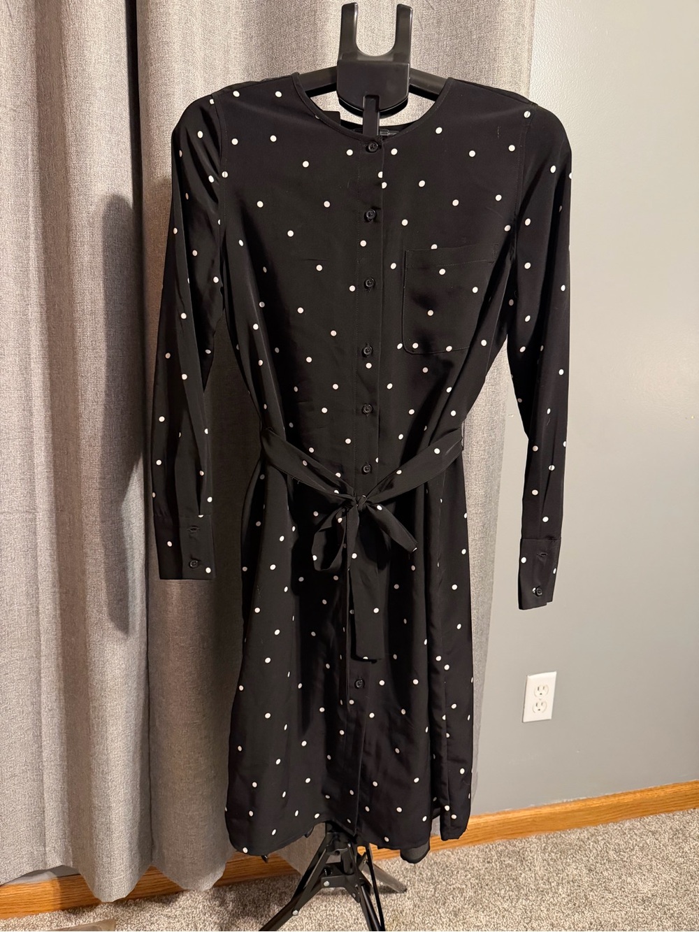 Who What Wear Black and White Polka Dot Long Sleeve Tie-Waist Dress